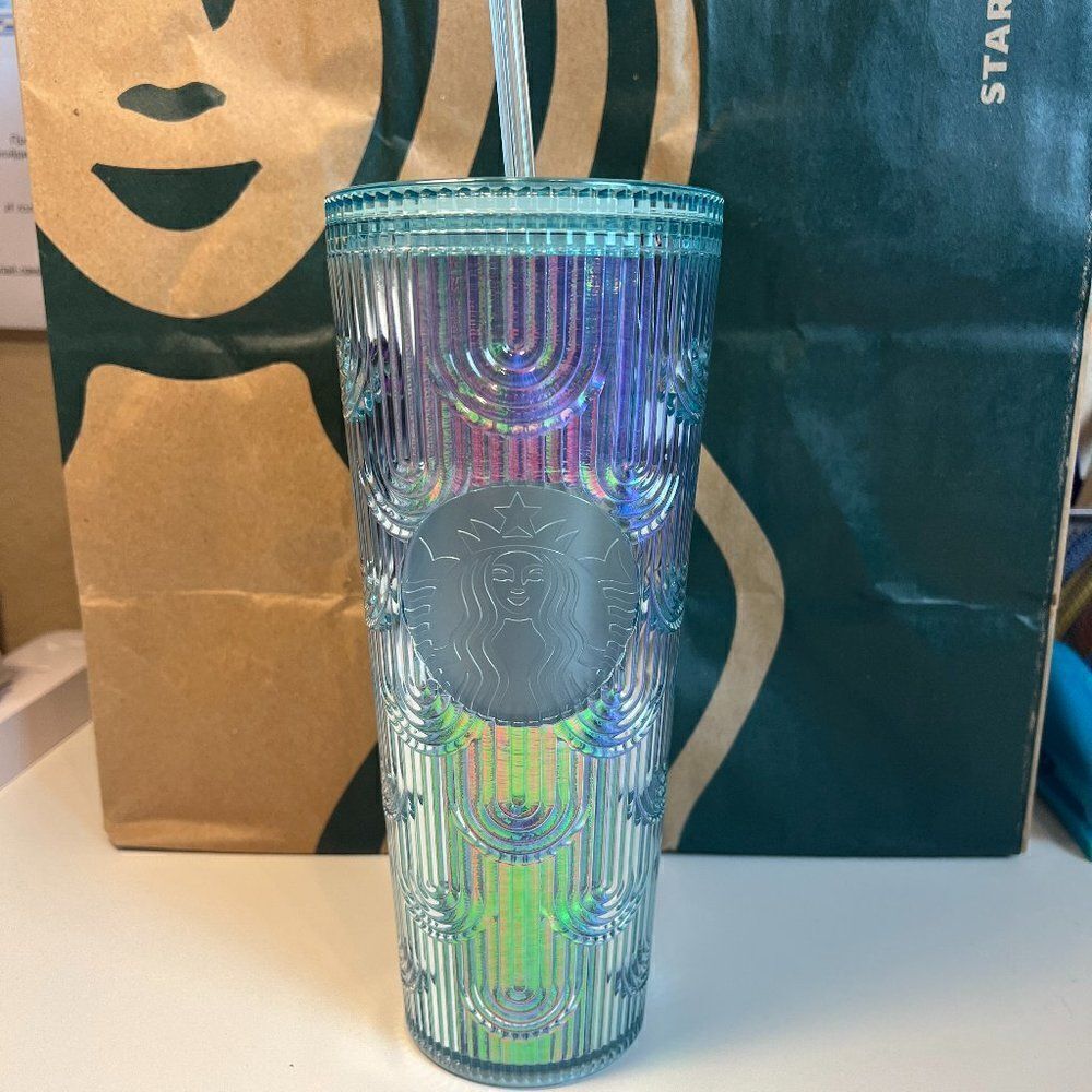 Starbucks 2022 Iridescent Venti Tumbler Holiday 24 oz/710 ml NWT
